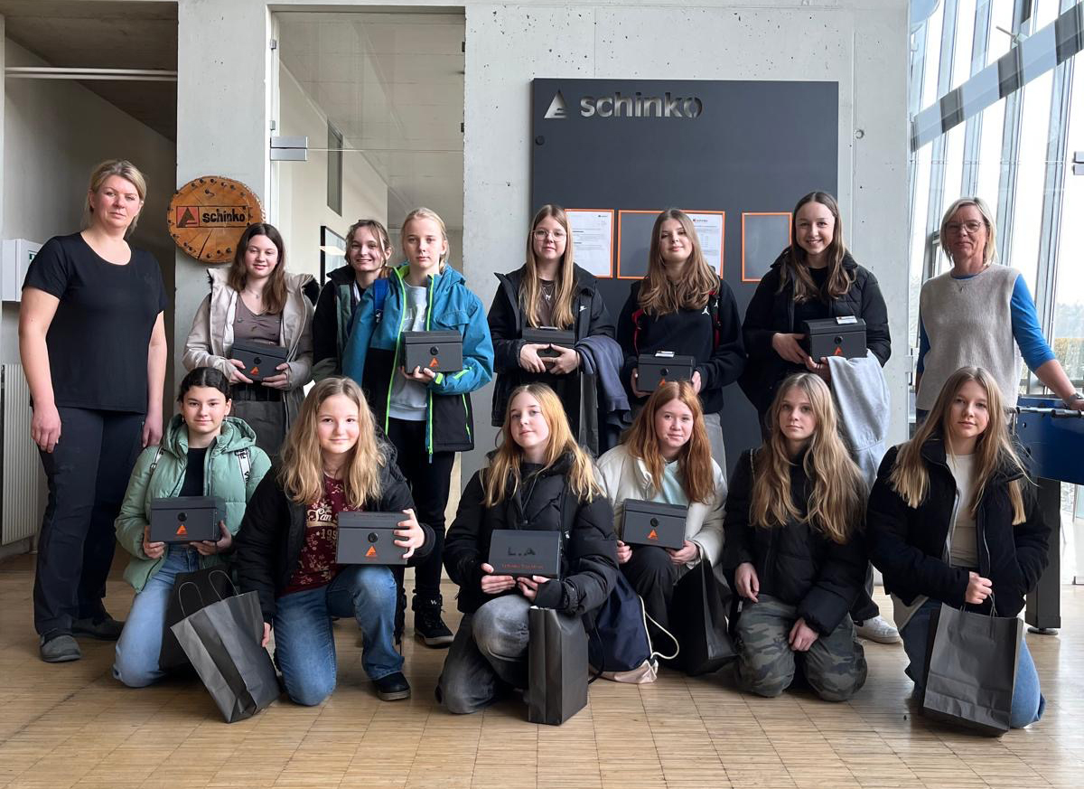 Die TechniktalentINNEN zum Abschluss bei Schinko